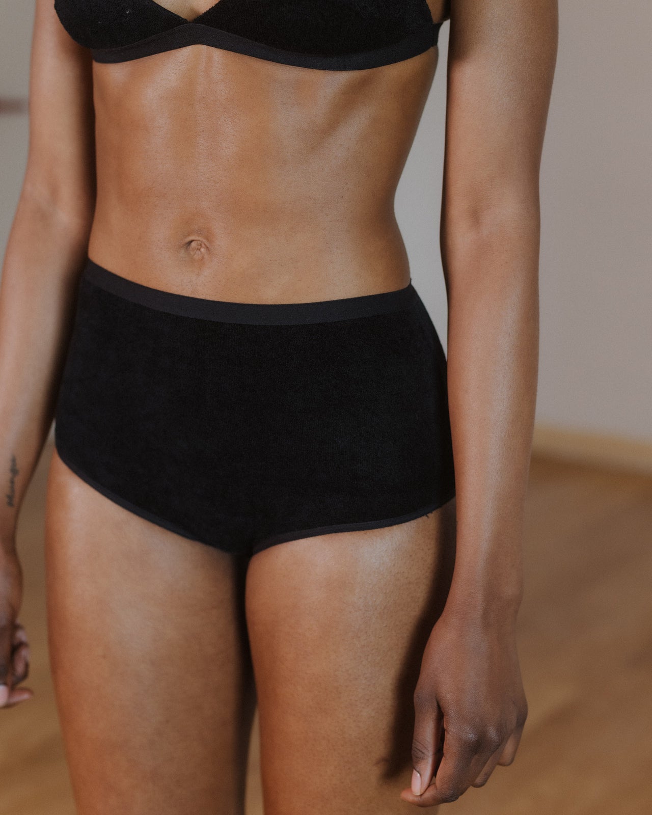 Highwaist Bell Pants - Ecovero Velour - Black