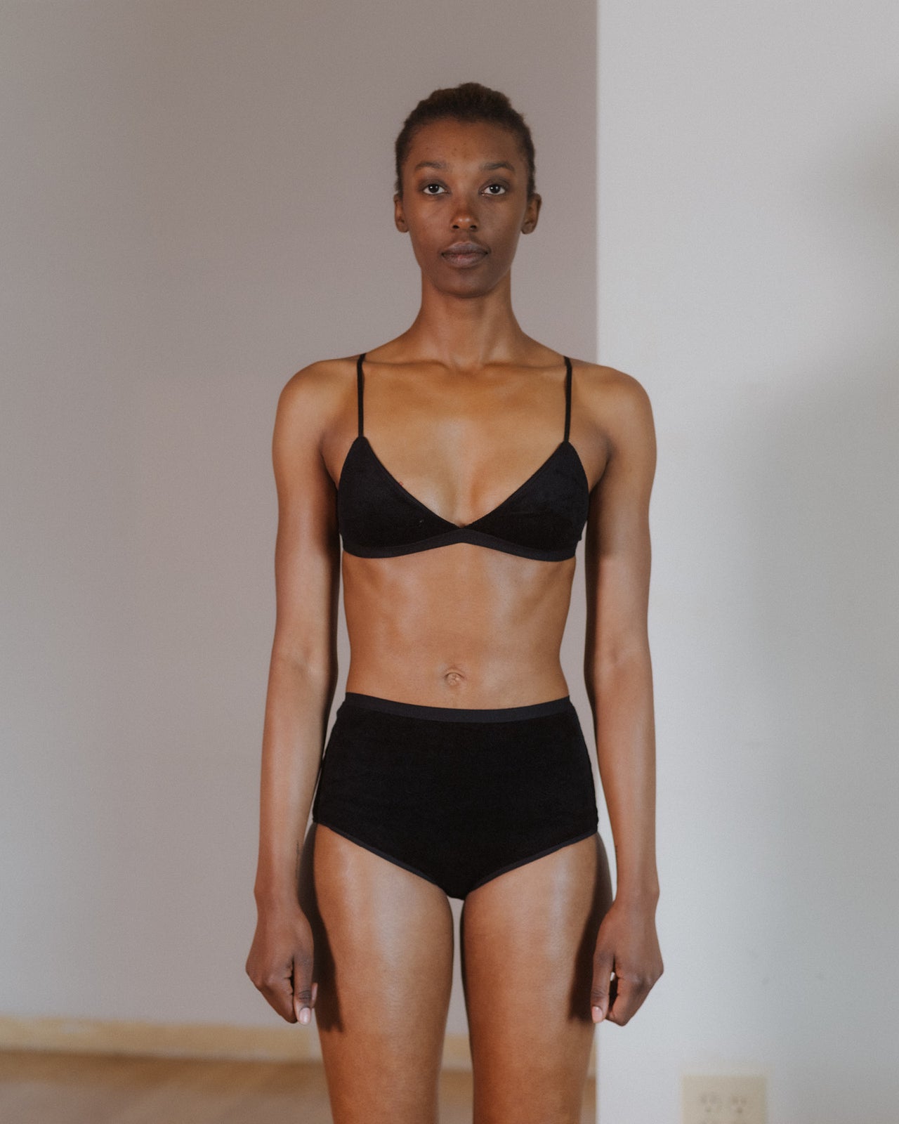 Highwaist Bell Pants - Ecovero Velour - Black