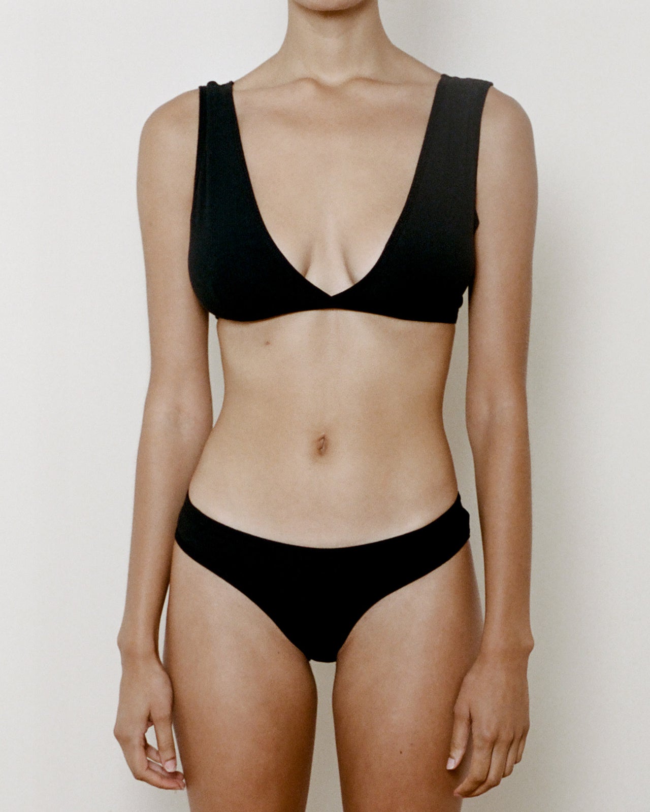 Alae V Bra - Organic Cotton Rib - Black - SU22