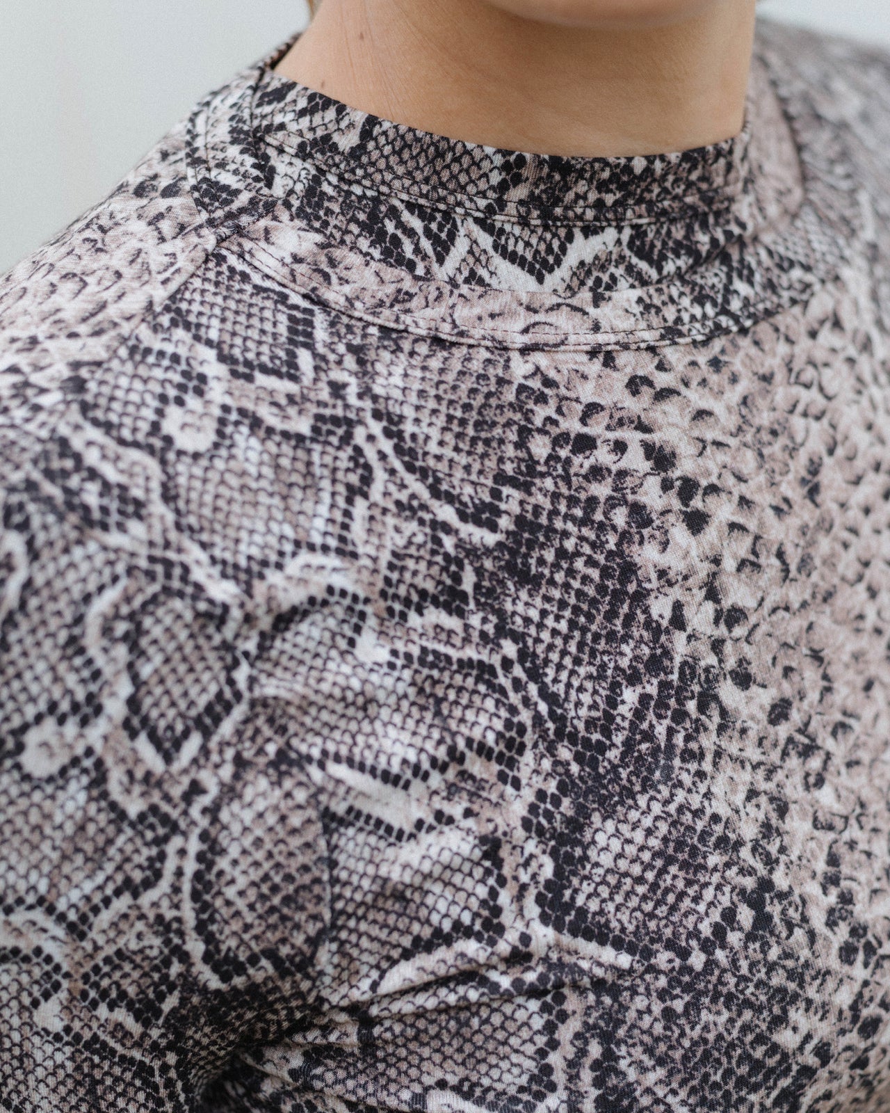 Bead Long Sleeve Tee - Circulose Jersey - Snake