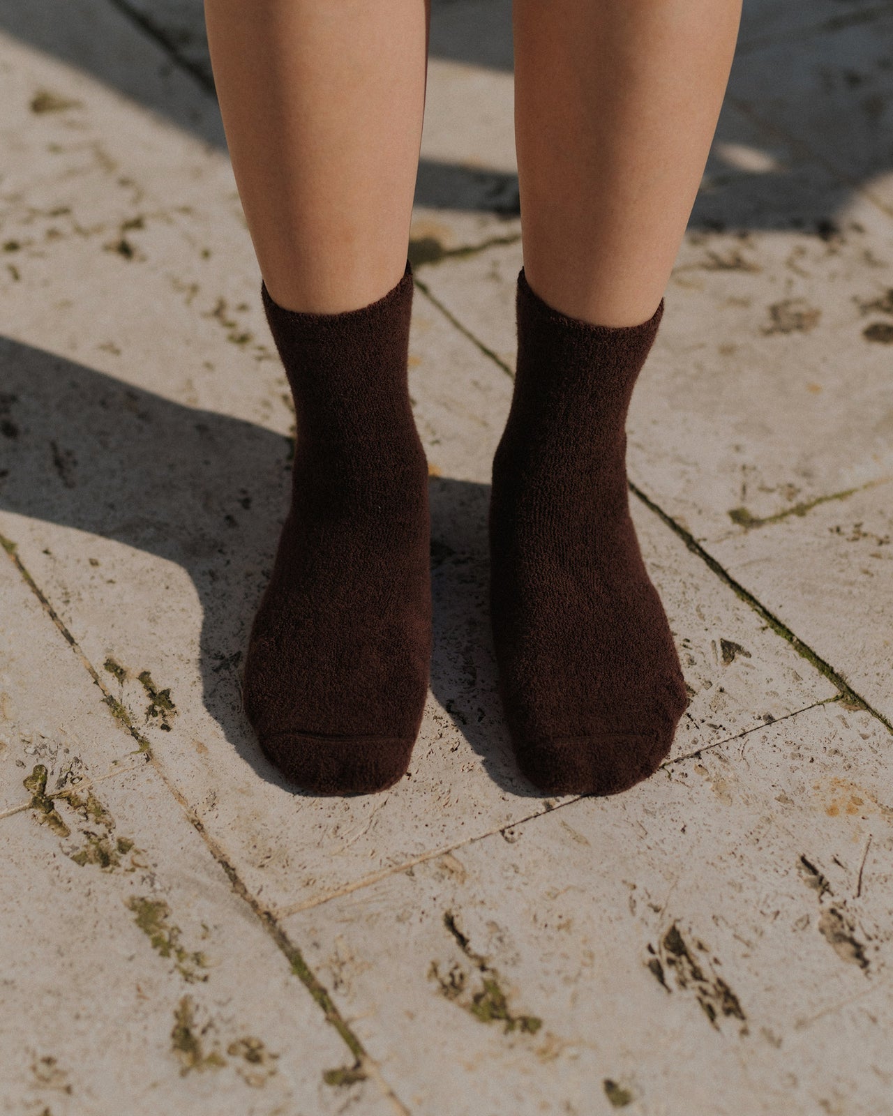 Buckle Overankle Socks - Textured Organic Cotton- Orta Brown