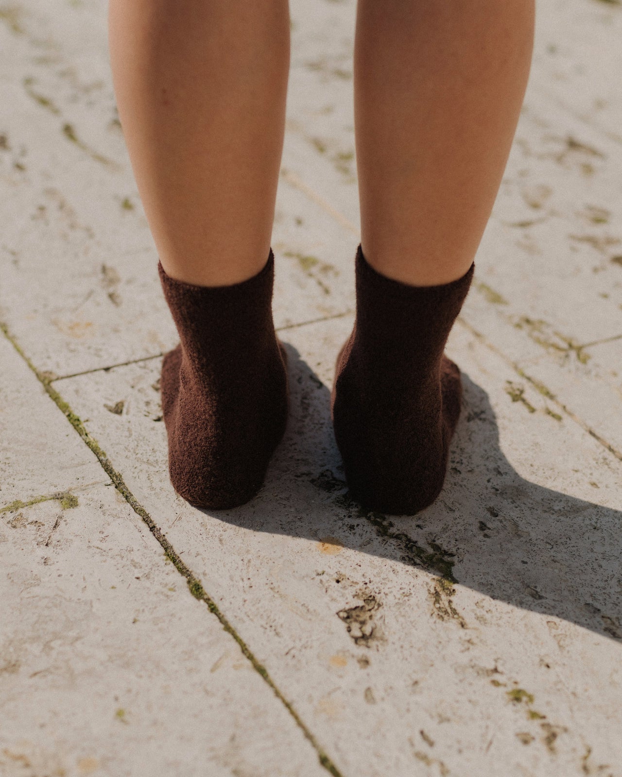 Buckle Overankle Socks - Textured Organic Cotton- Orta Brown