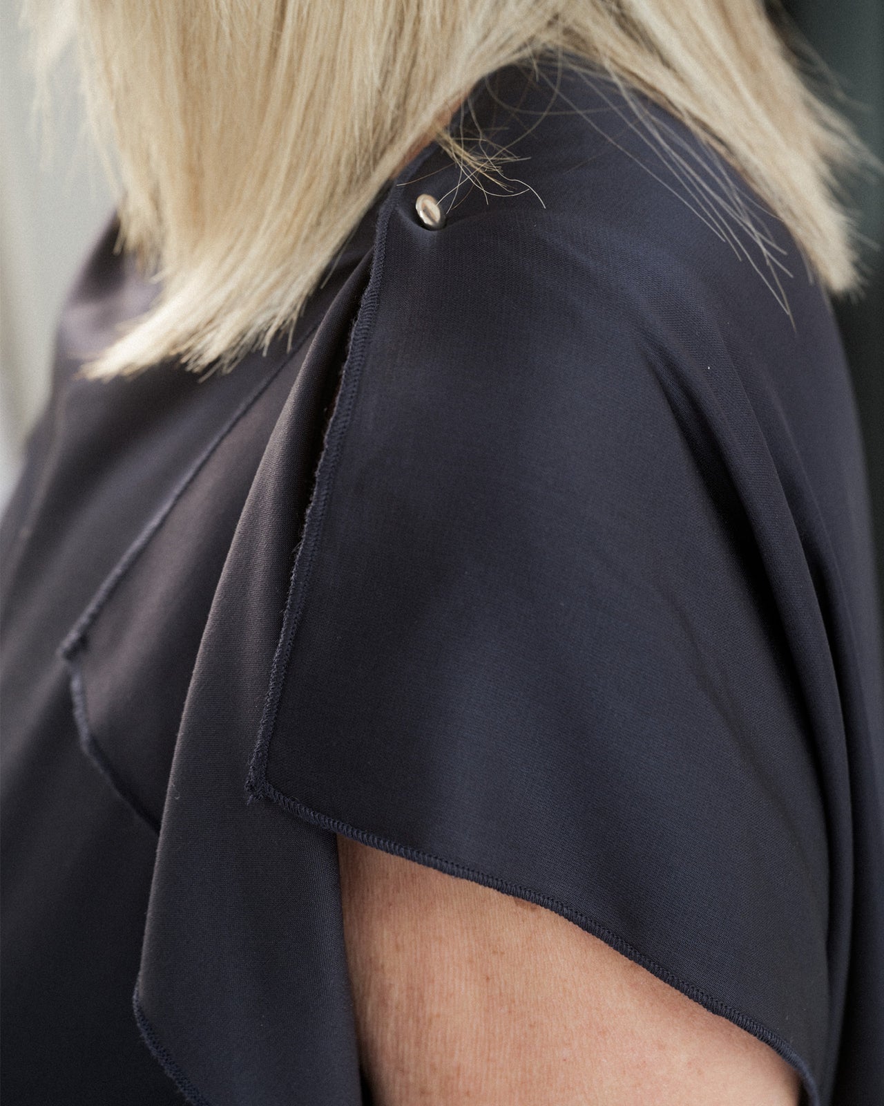 Clavo Dress - Ecovero Satin - Blue Black