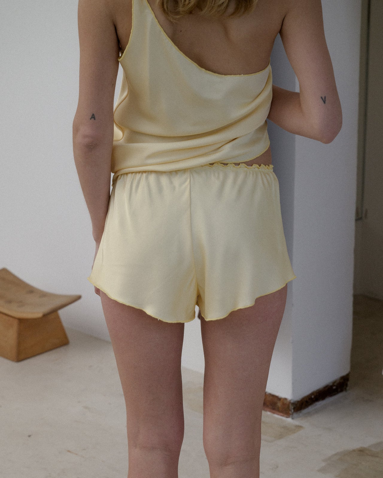 Dydine Shorts - Ecovero Satin - Sophia Yellow