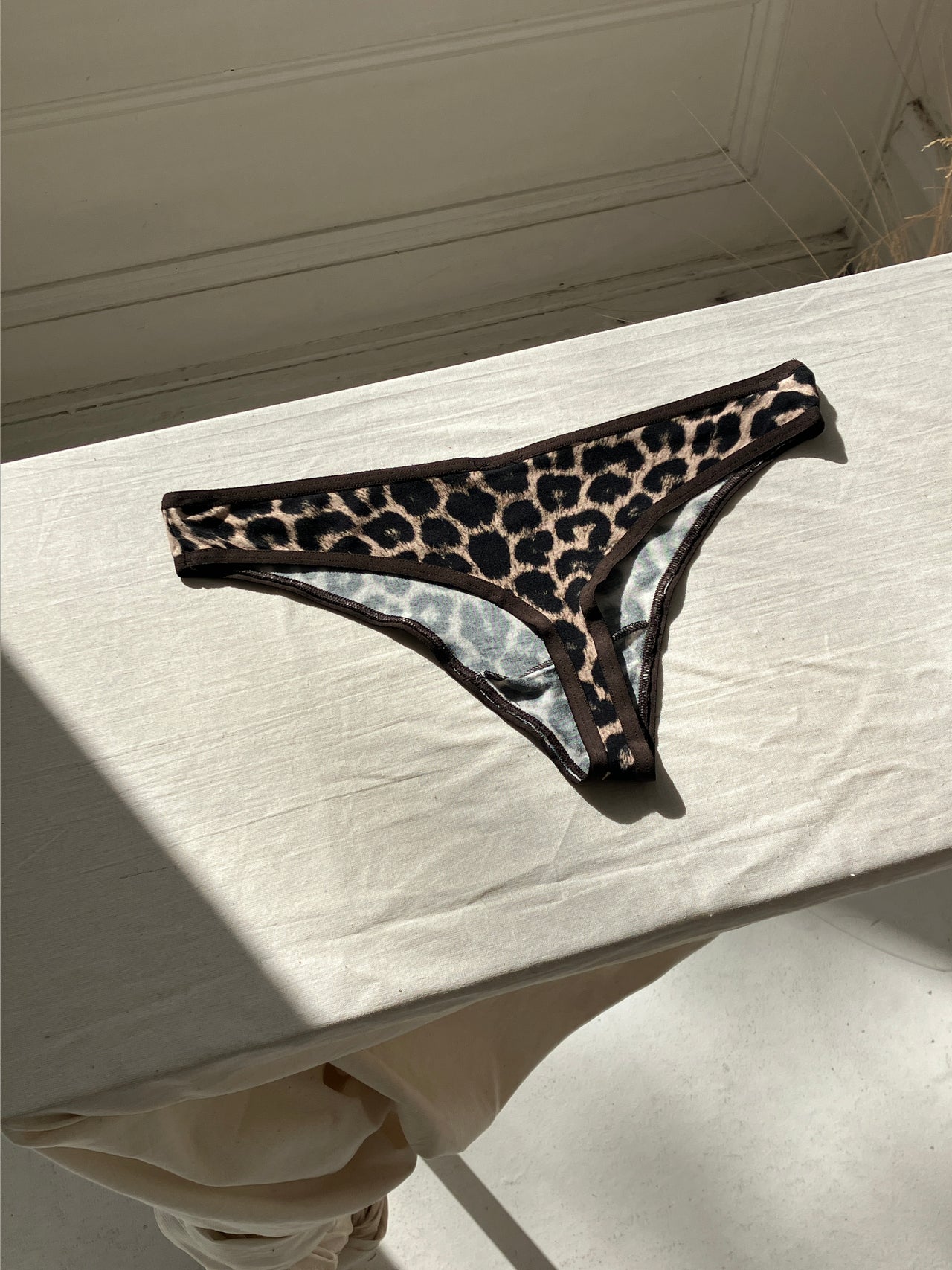 Enna Thong - Circulose Jersey - Leopard
