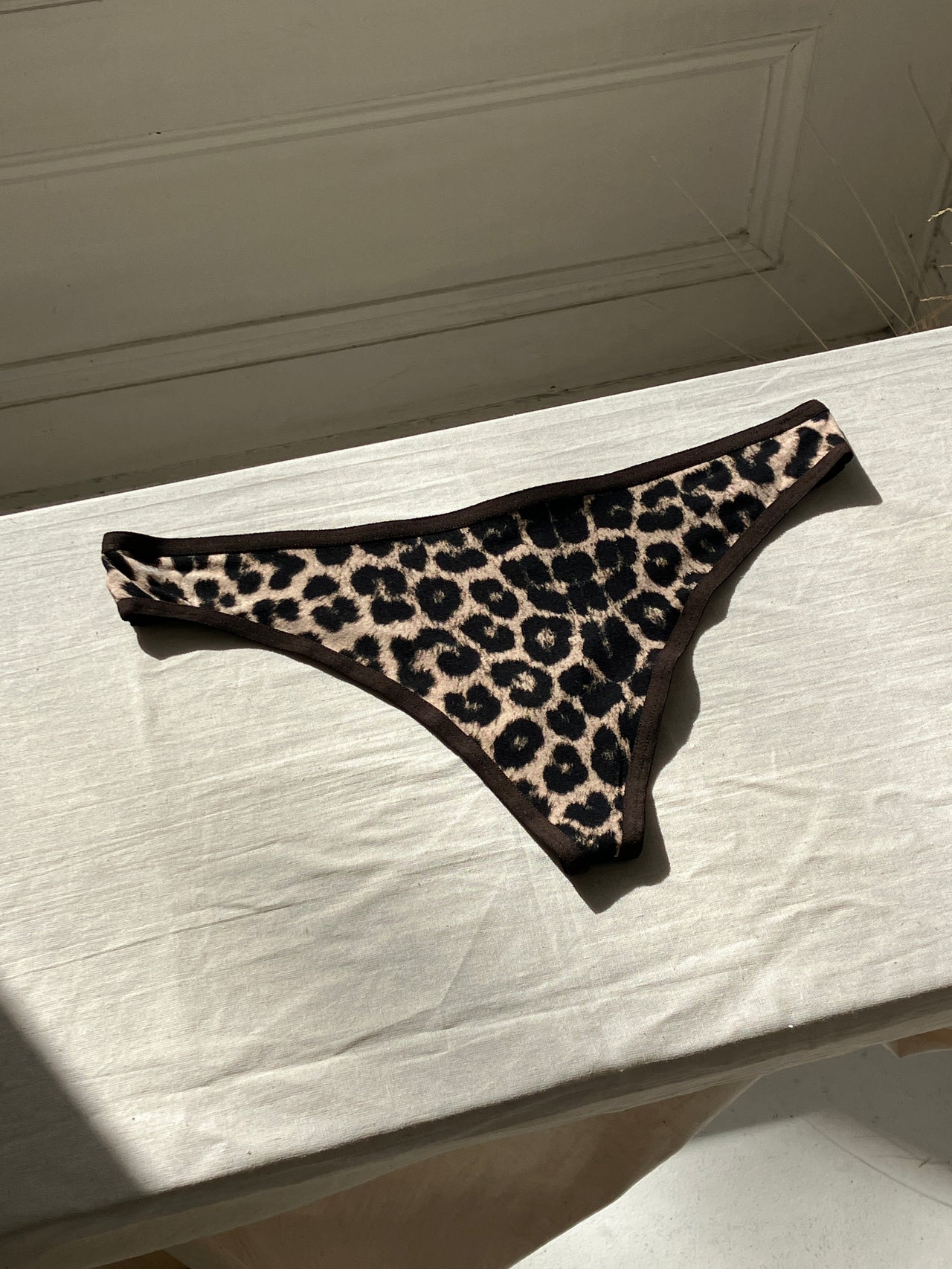 Enna Thong - Circulose Jersey - Leopard