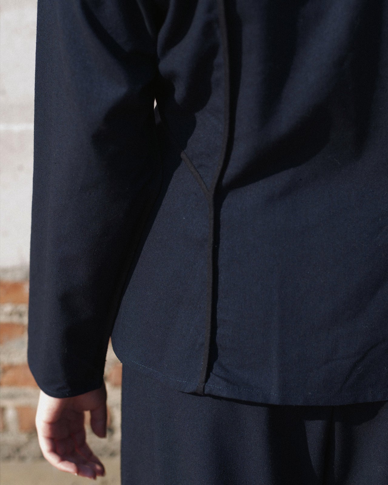 Nika Top - Wild Silk & Wool - Dama Navy