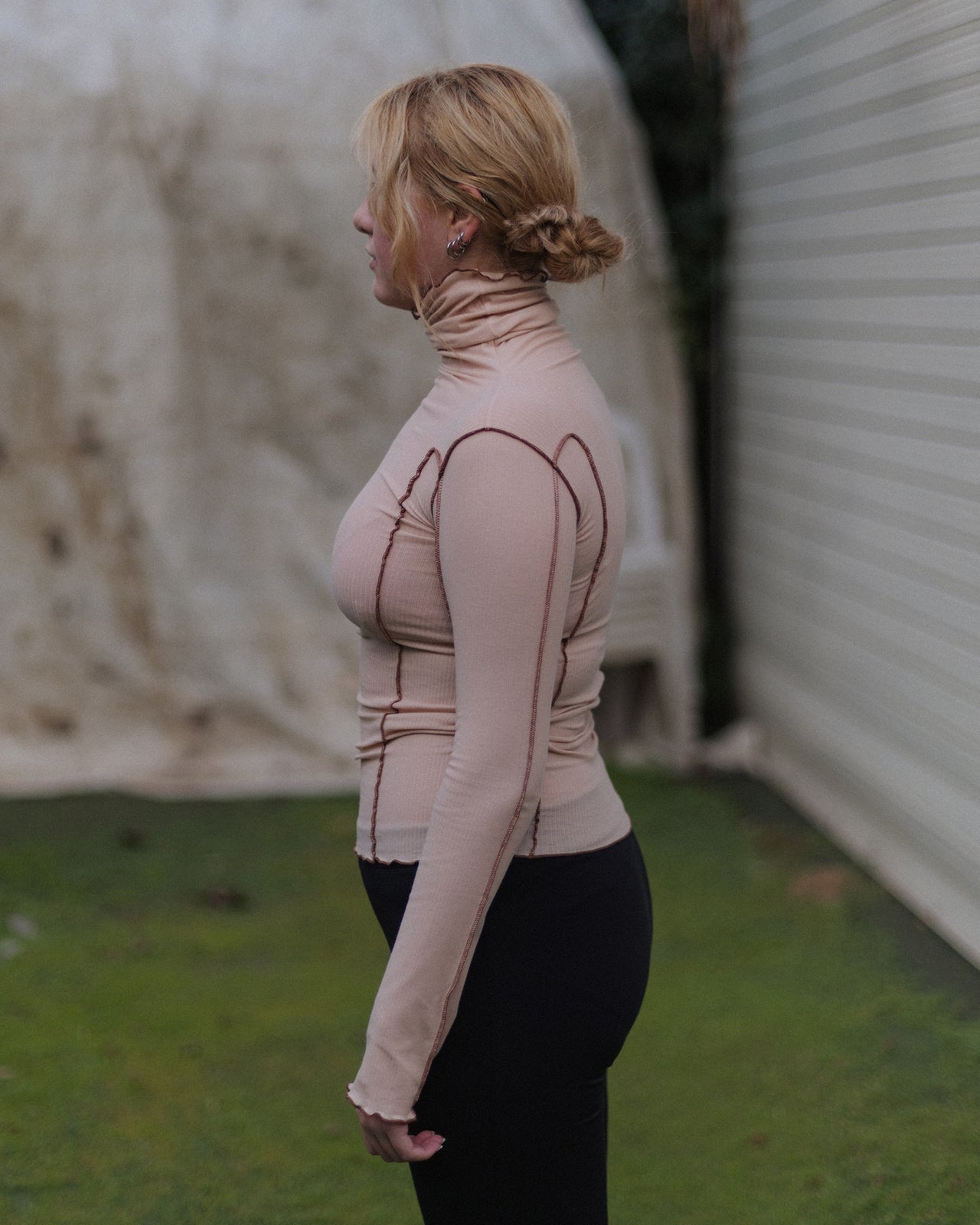 Omato Turtleneck - Organic Cotton Rib - Tin Beige / Ocular