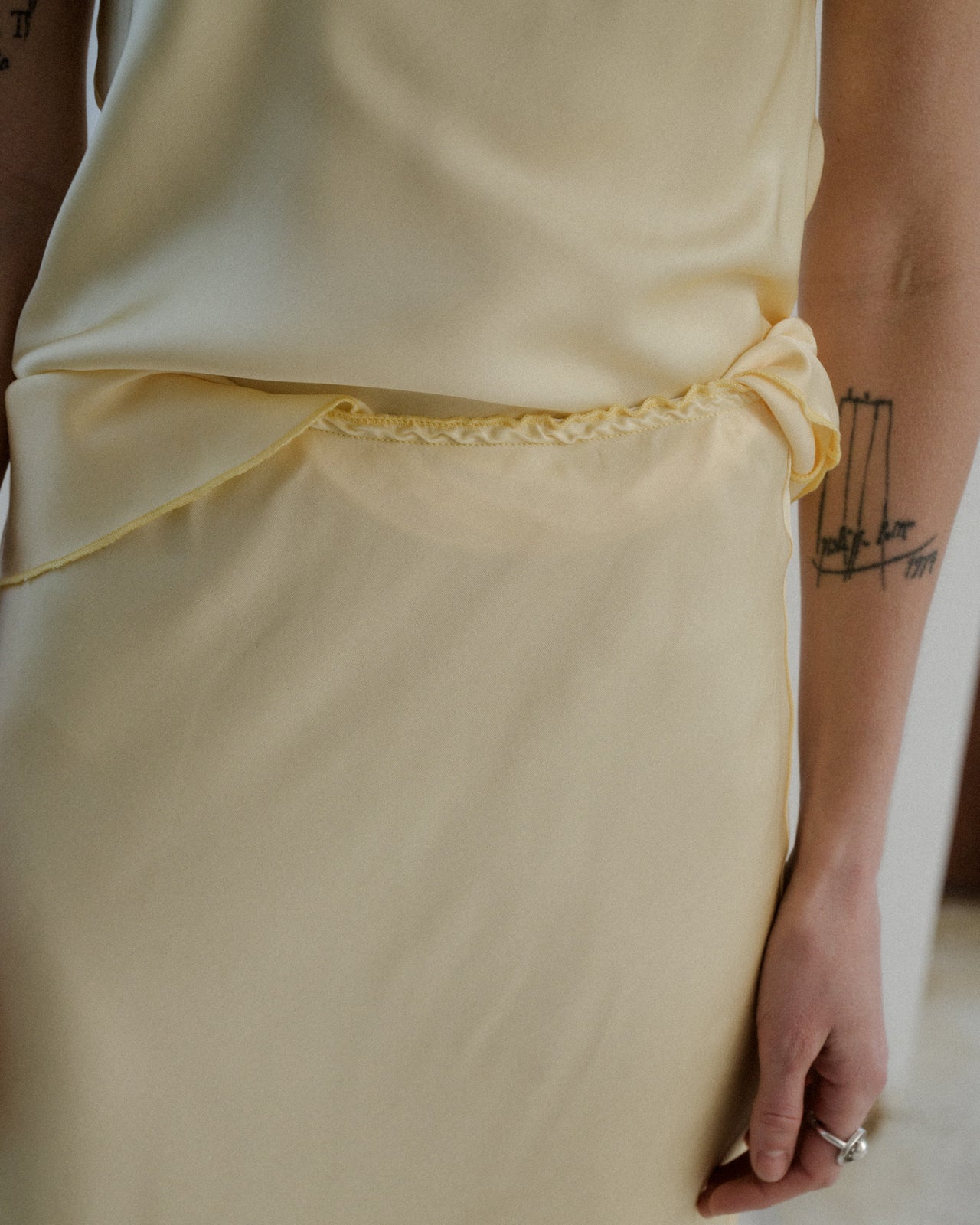 One Strap Dydine Top - Ecovero Satin - Sophia Yellow