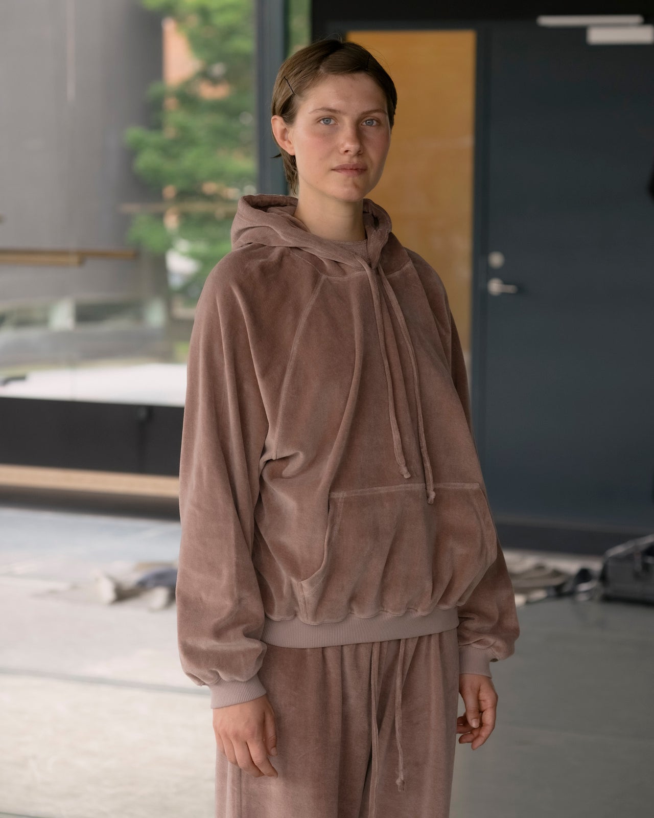 Rim Raglan Hoodie - Organic Cotton Velour - Tecto Brown