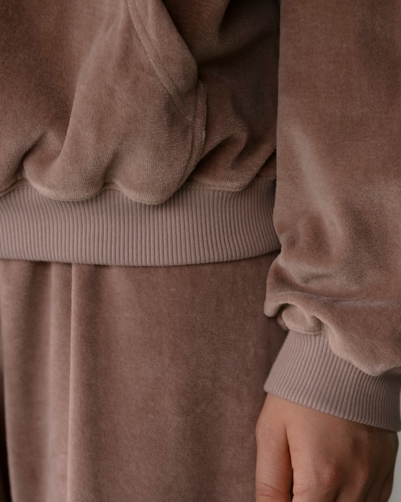 Rim Raglan Hoodie - Organic Cotton Velour - Tecto Brown