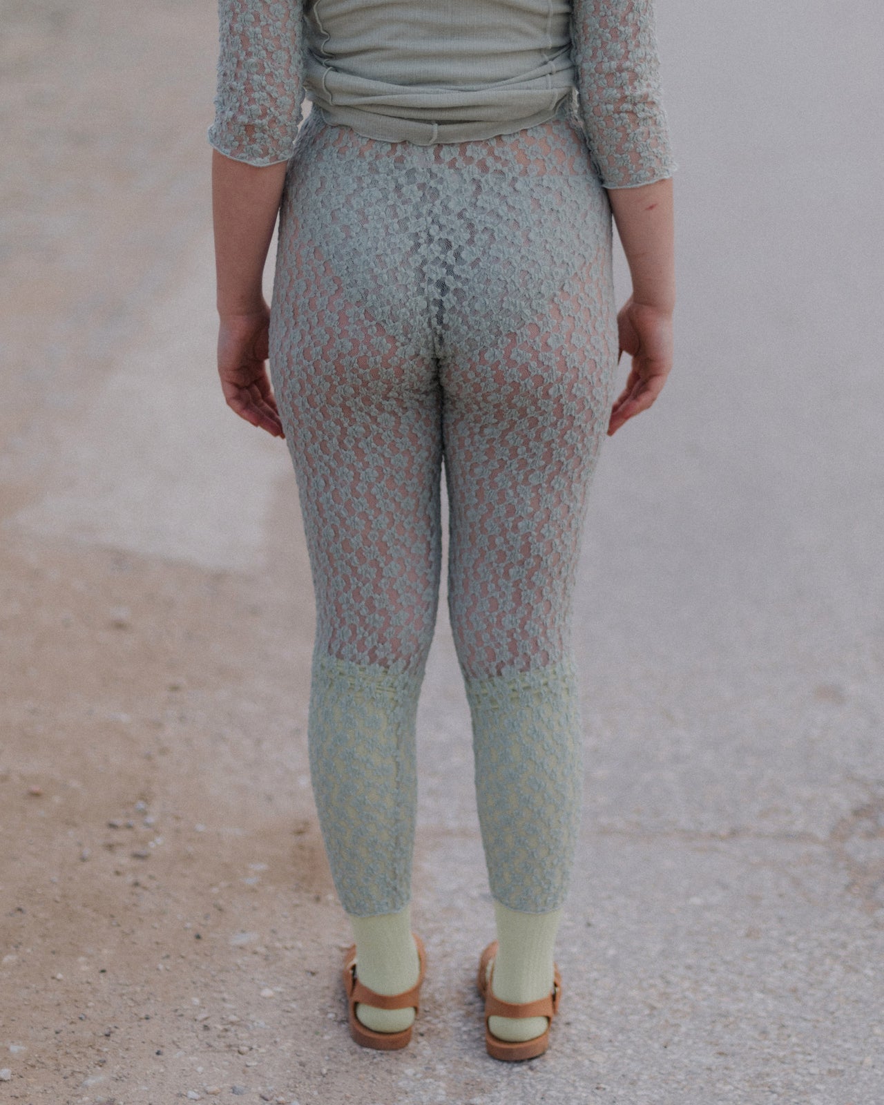 Serra Leggings - Organic Cotton Lace - Conta Green