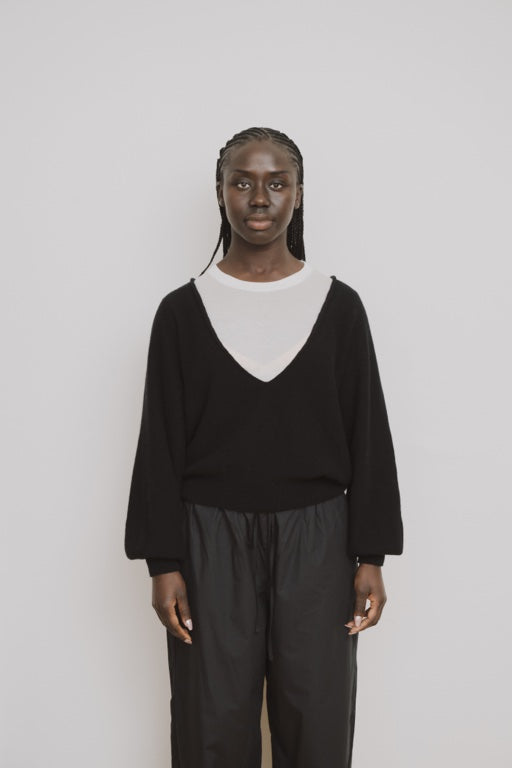 Soar V Neck - Recycled Cashmere - Black