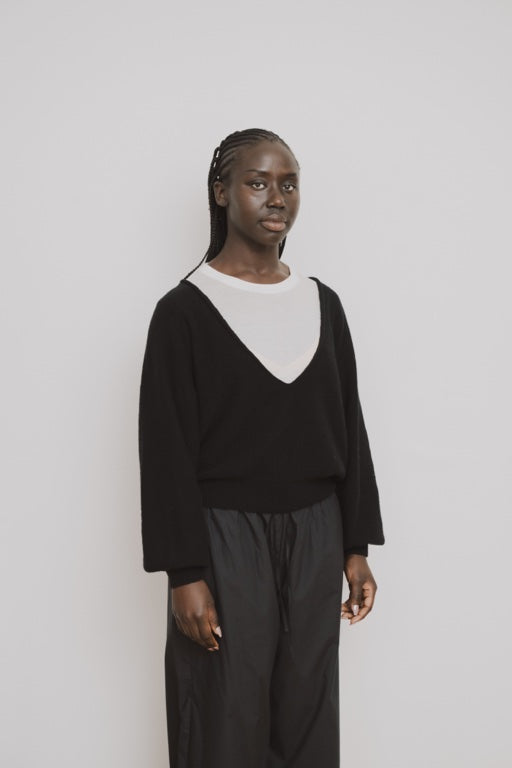 Soar V Neck - Recycled Cashmere - Black
