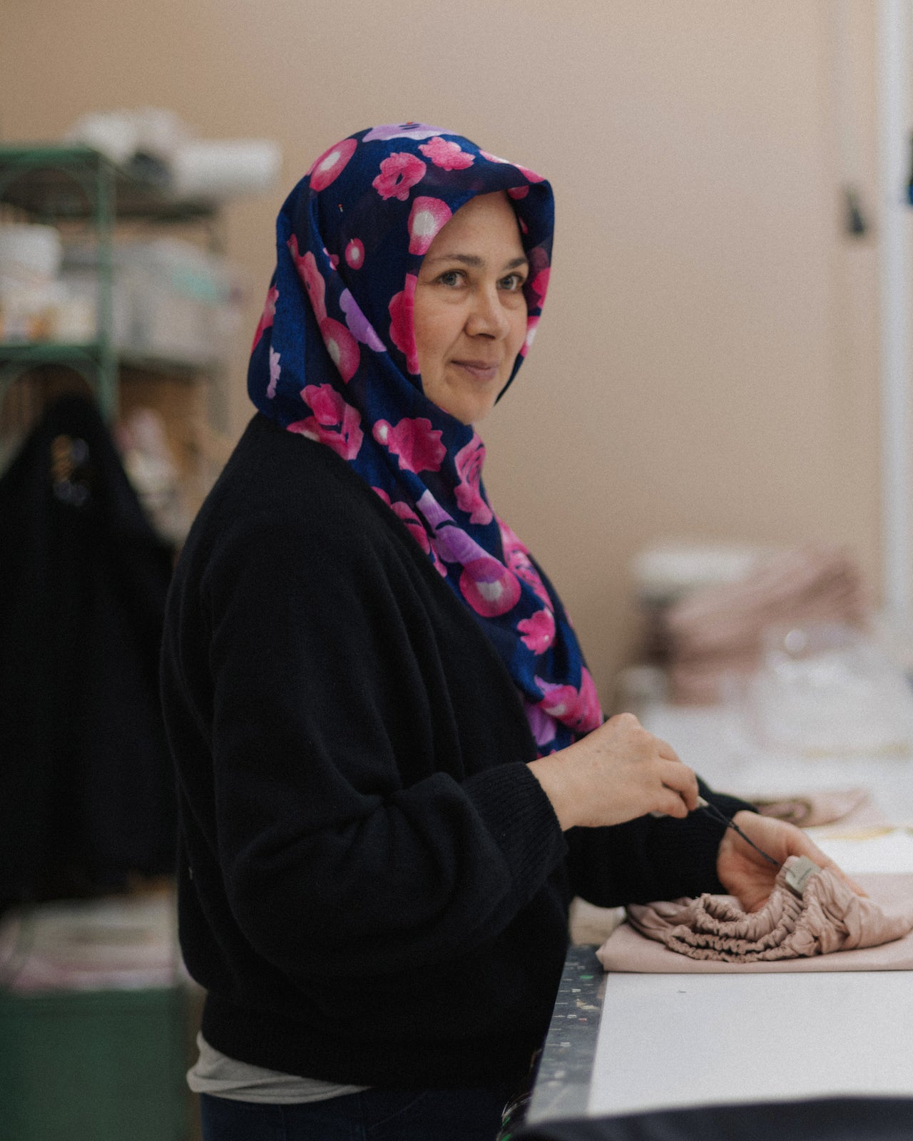 Soar V Neck - Recycled Cashmere - Black