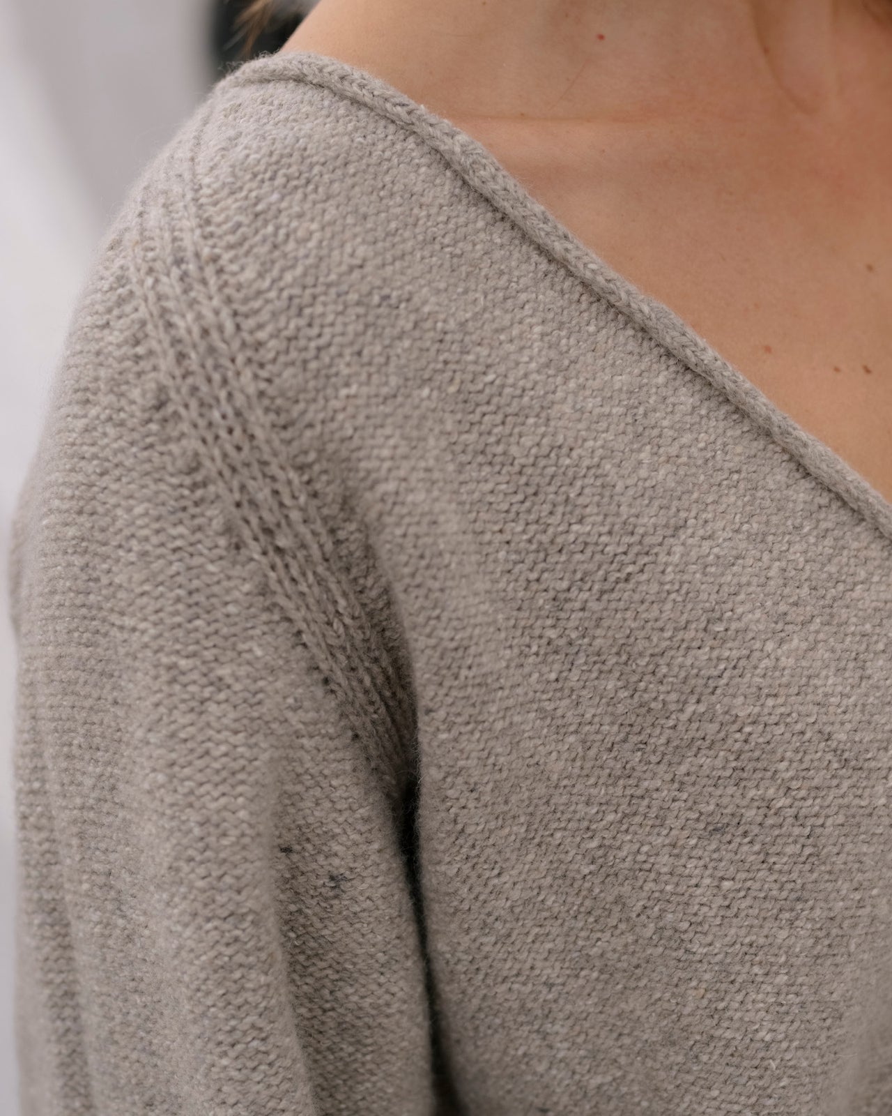 Soar V Neck - Recycled Wool - Ingra Sand