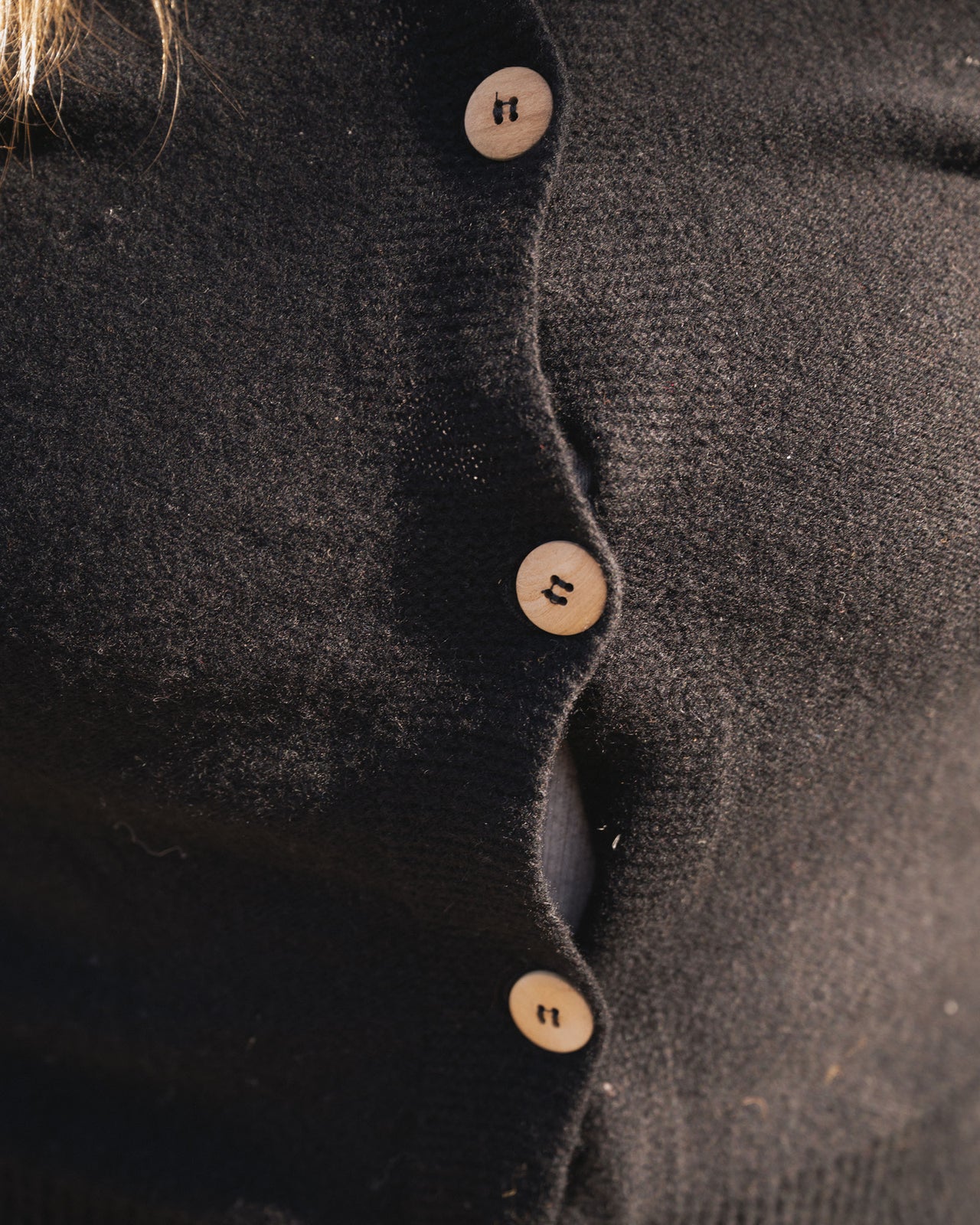 Tier Cardigan - Recycled Cashmere - Black with Wooden Buttons