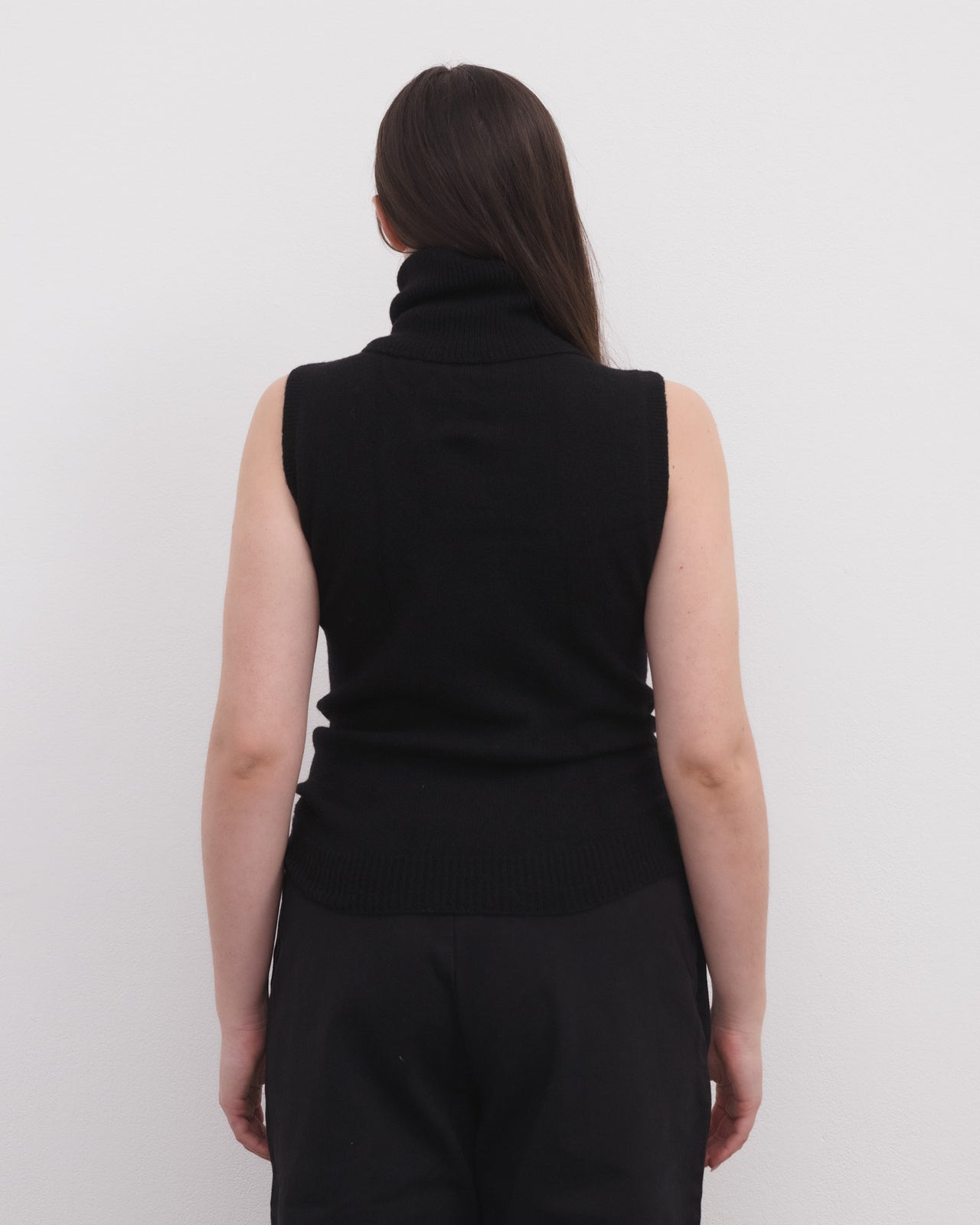 Tier Turtleneck Vest - Recycled Cashmere - Black