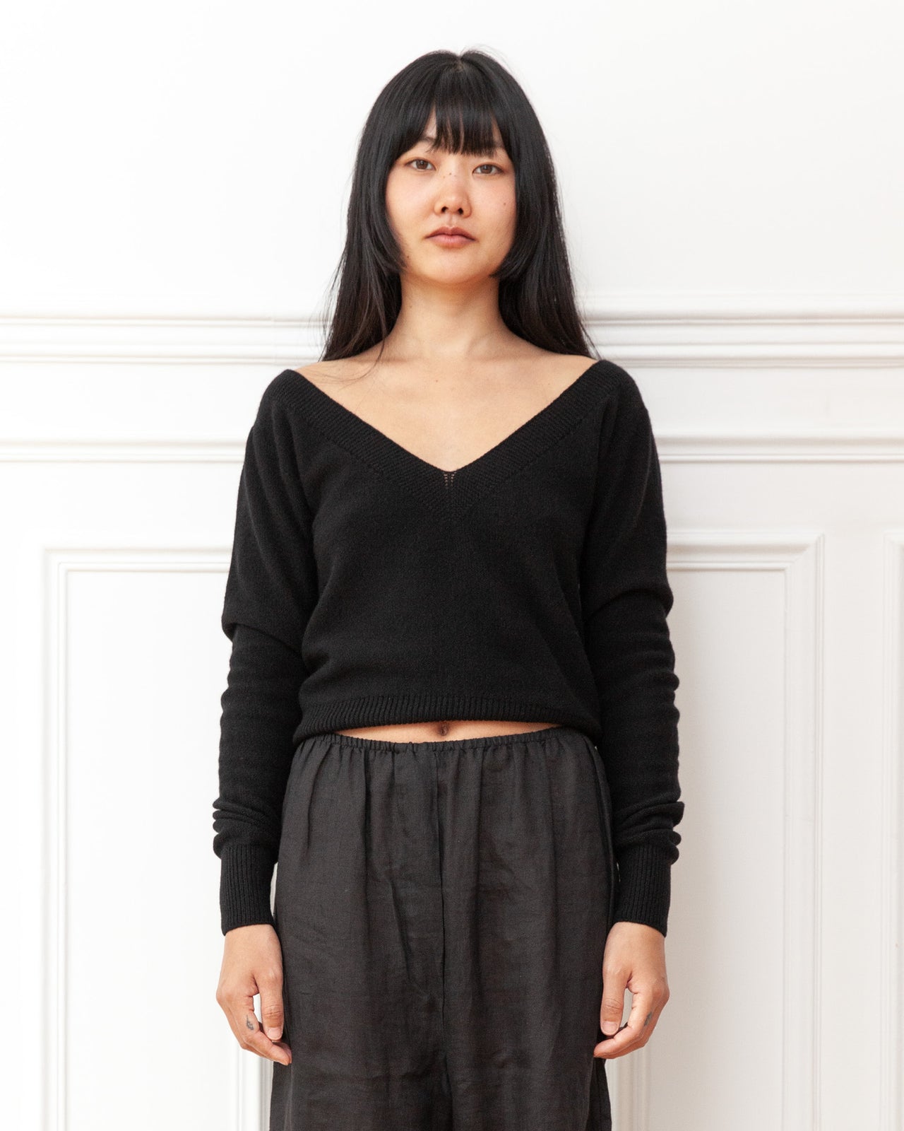 Tier V Neck - Recycled Cashmere - Black