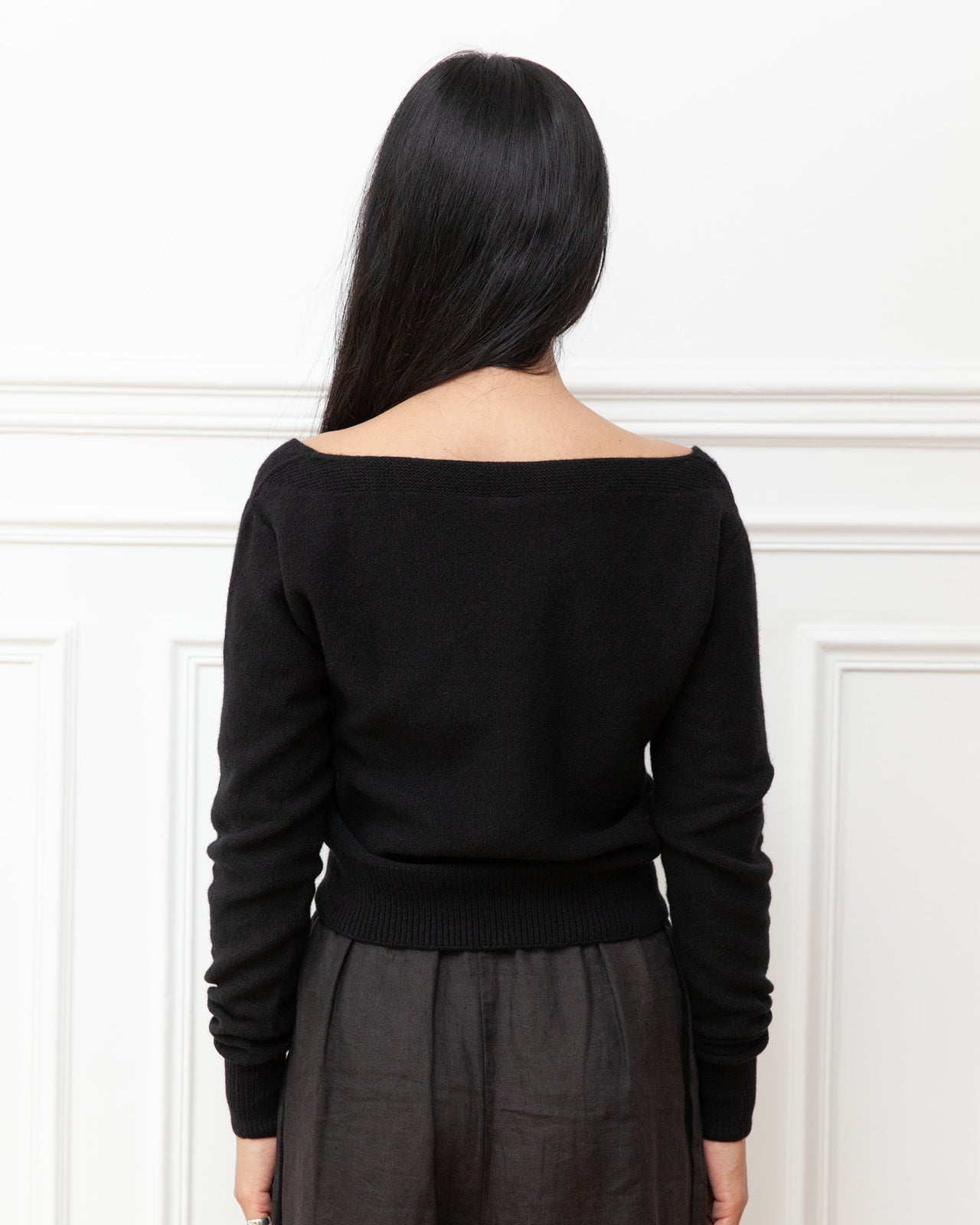 Tier V Neck - Recycled Cashmere - Black