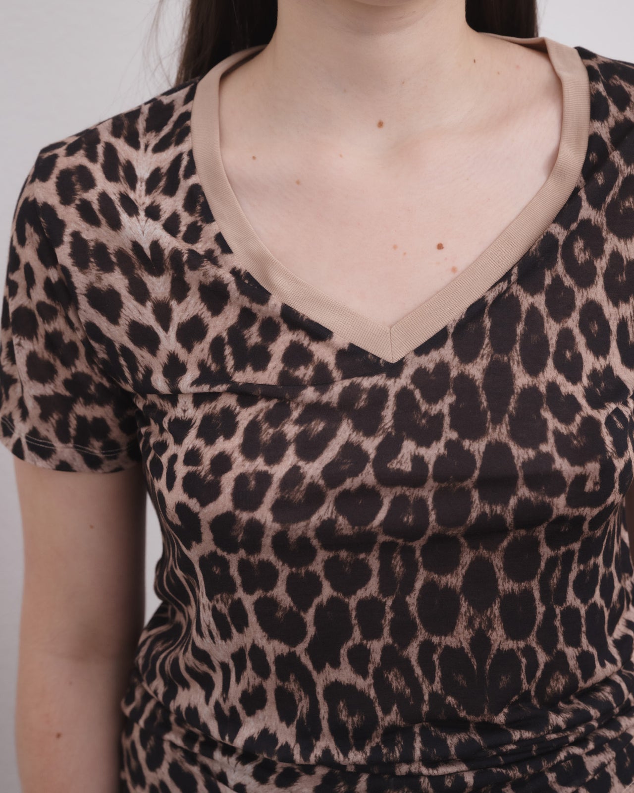 V Neck Tee Shirt - Circulose Jersey - Leopard